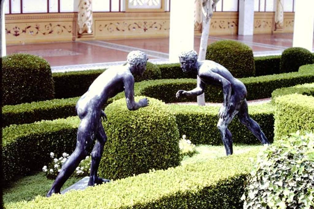 Getty Villa, Malibu, Spring 1982. Reproduction bronze statues of two wrestlers. Photo by Stanley A. Jashemski.
Source: The Wilhelmina and Stanley A. Jashemski archive in the University of Maryland Library, Special Collections (See collection page) and made available under the Creative Commons Attribution-Non Commercial License v.4. See Licence and use details.
J80f0416